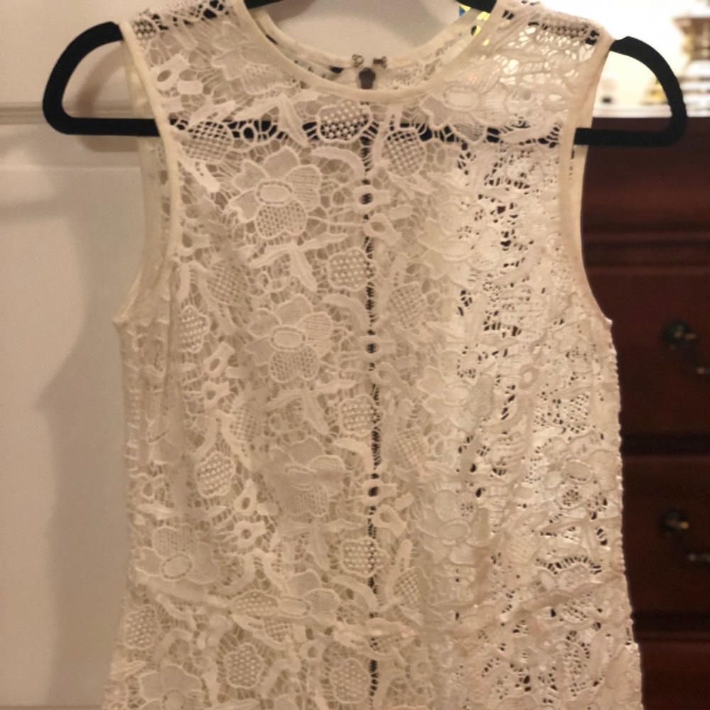 CAbi size small white lace sleeveless with zipper
